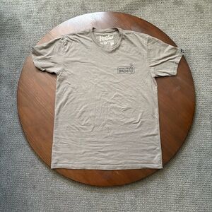 Howler Brothers Gray Tee Men's Size Large Casual Tshirt Graphic Print